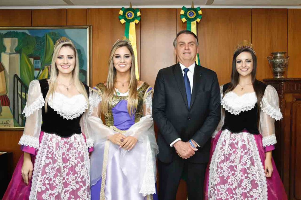 Presidente Bolsonaro recebe convite para abertura da ExpoBento/Fenavinho