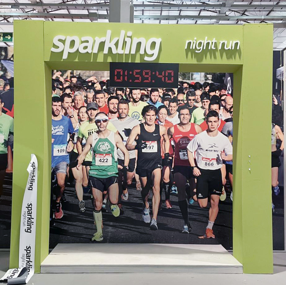 Espaço instagramável da Sparkling Night Run é atração na 31ª ExpoBento e 18ª Fenavinho